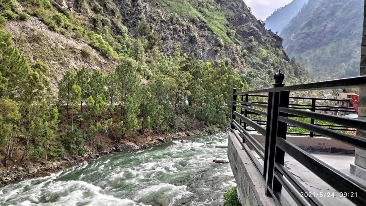 Tirthan Grand Riverside Banjār Exteriör bild